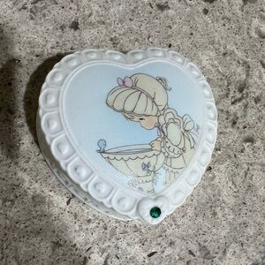 Vintage 1996 precious moments heart box